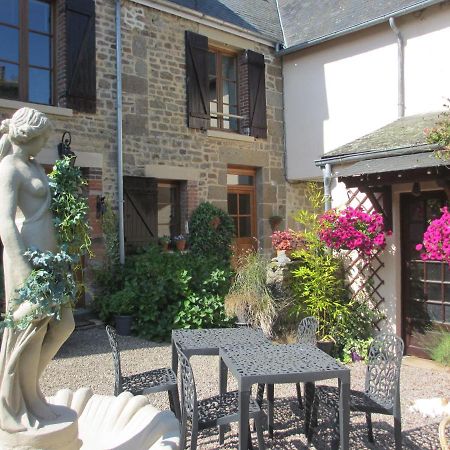 Bed and Breakfast Le Figuier La Foret-Auvray Exterior foto